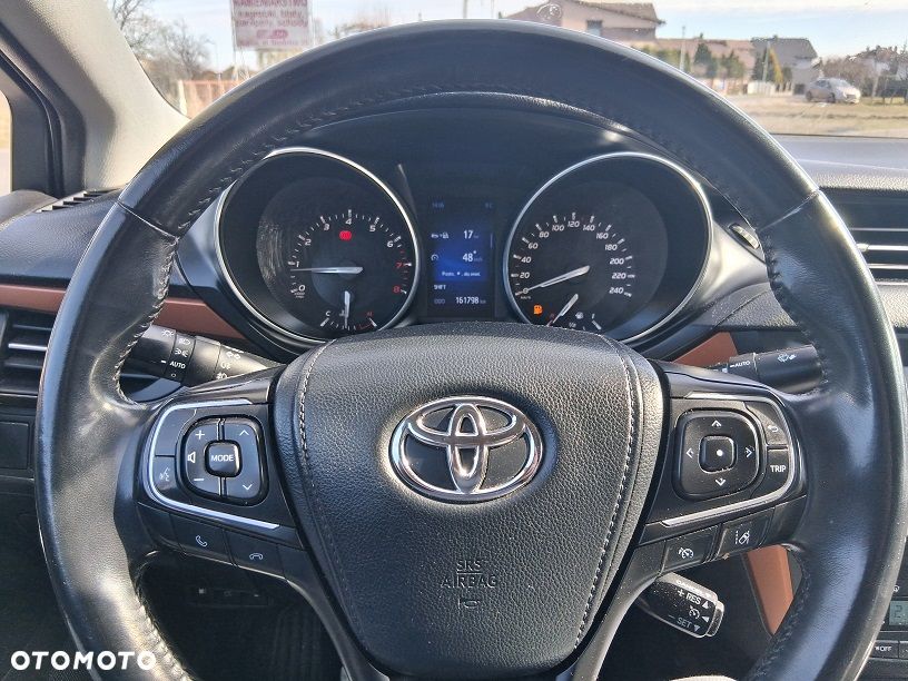 Toyota Avensis 1.8 Premium - 15