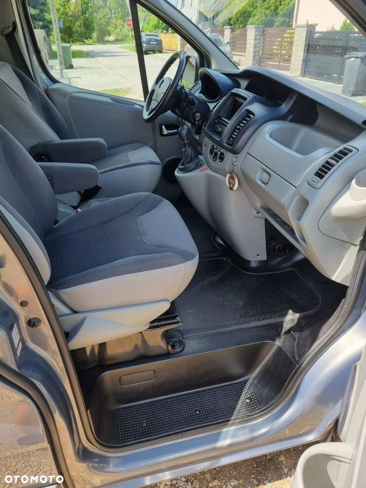 Opel Vivaro - 8