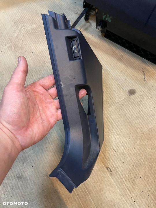 Osłona słupka lewa niebieska Bmw e38 - 2