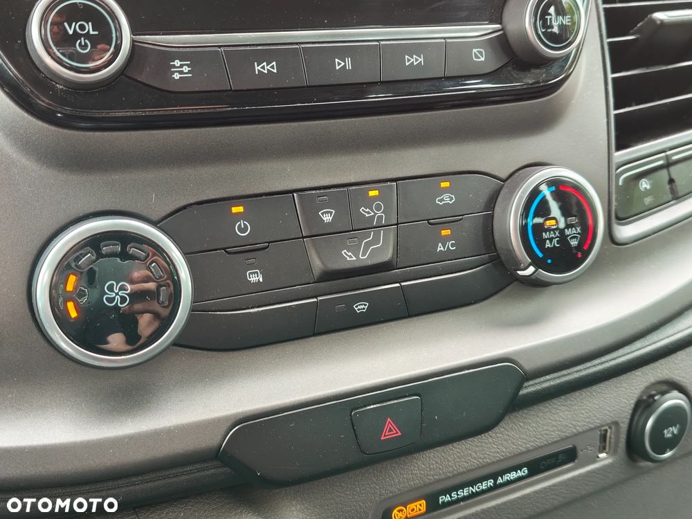 Ford Transit - 12
