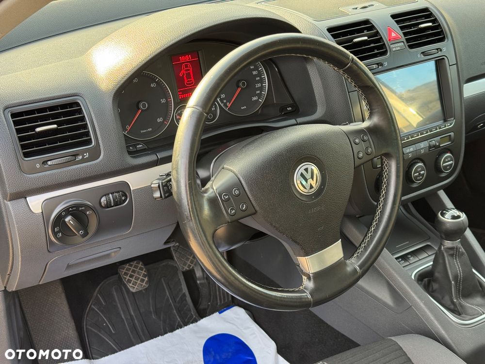Volkswagen Jetta - 13