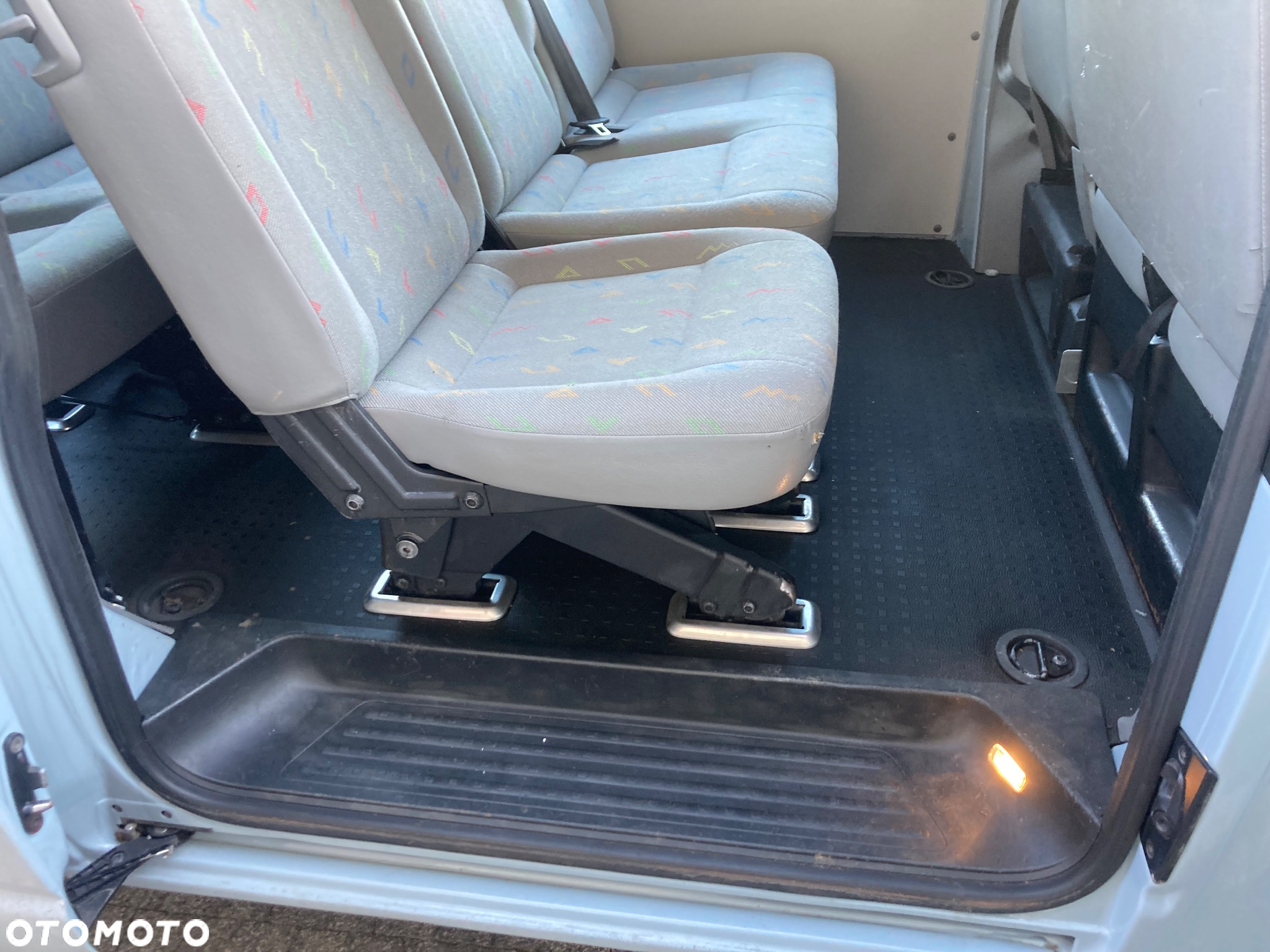 Volkswagen Transporter T5 TDI L1H2 4Motion - 3