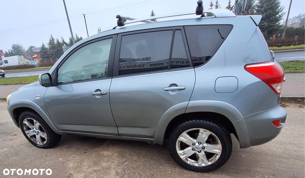 Toyota RAV4 - 1