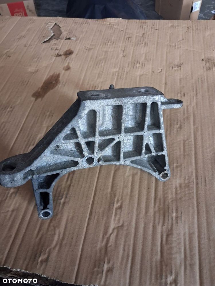 Łapa skrzyni biegów Fiat Grande Punto 500 Mito 1.3 multijet 55702834 - 1