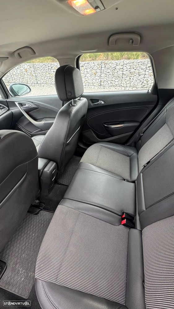 Opel Astra Sports Tourer - 9