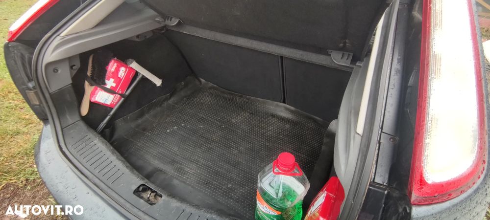 Ford Focus 2.0 TDCI 136 Ghia - 18