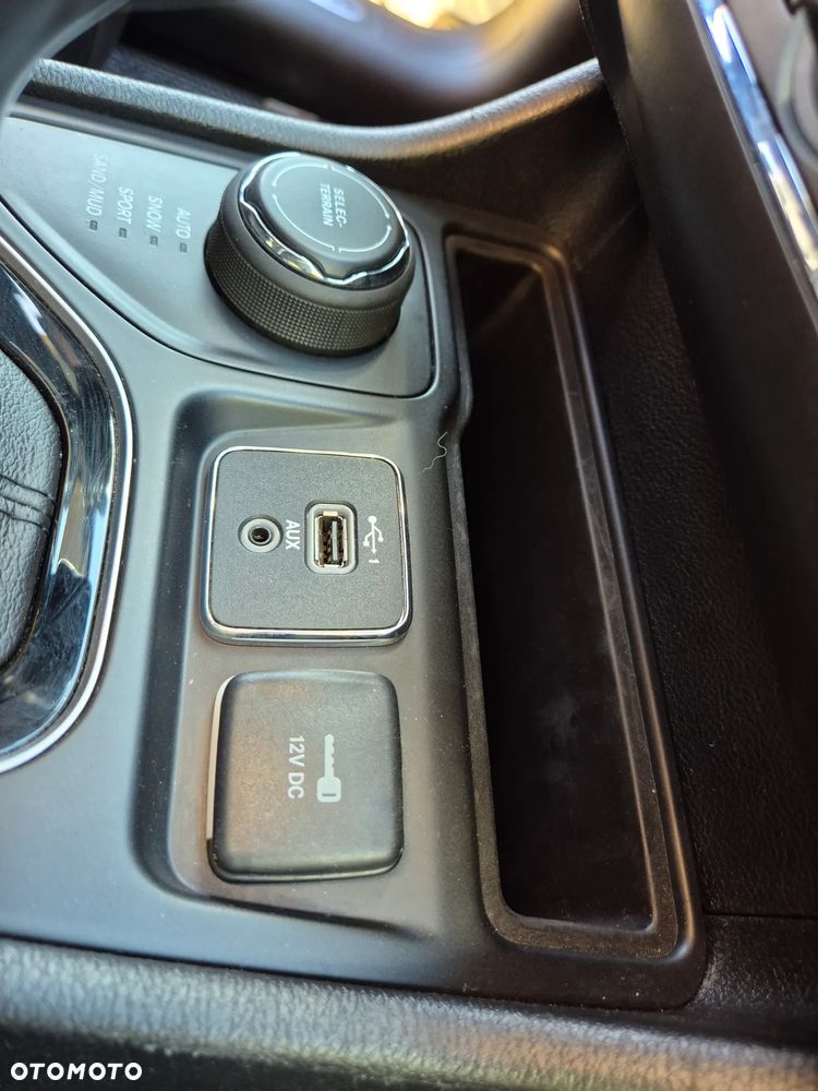 Jeep Cherokee 3.2 V6 Active Drive I Limited - 32