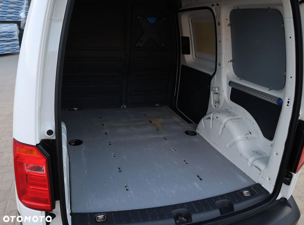 Volkswagen Caddy - 26