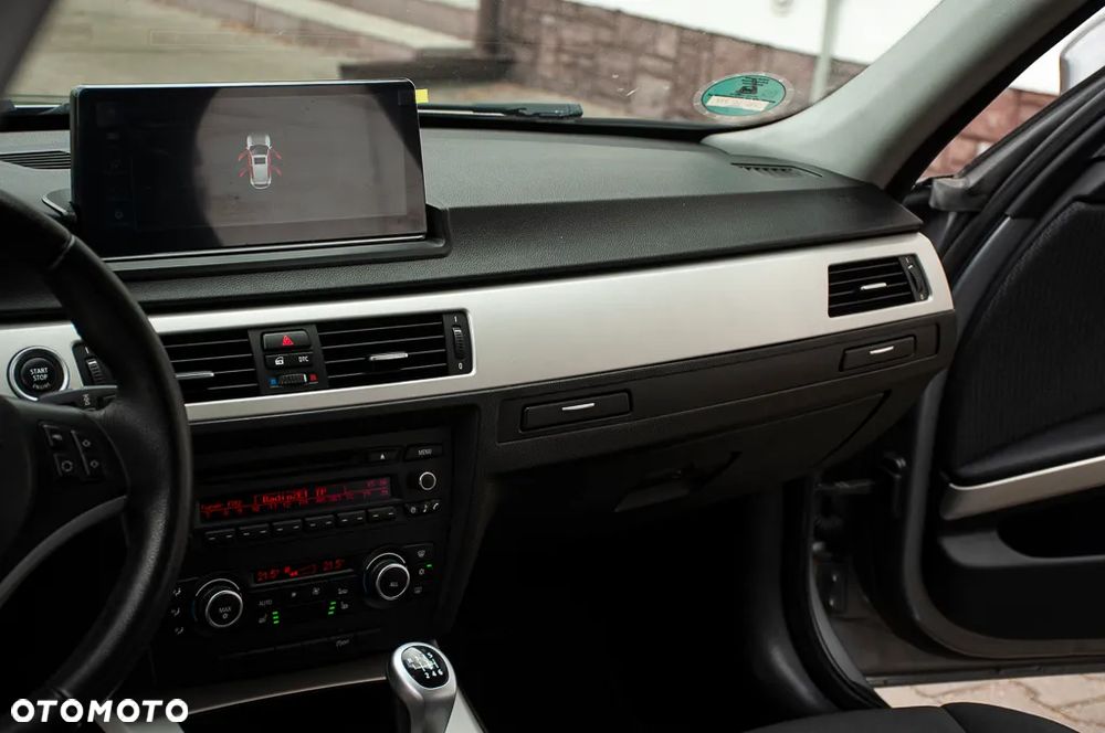 BMW Seria 3 318i - 16