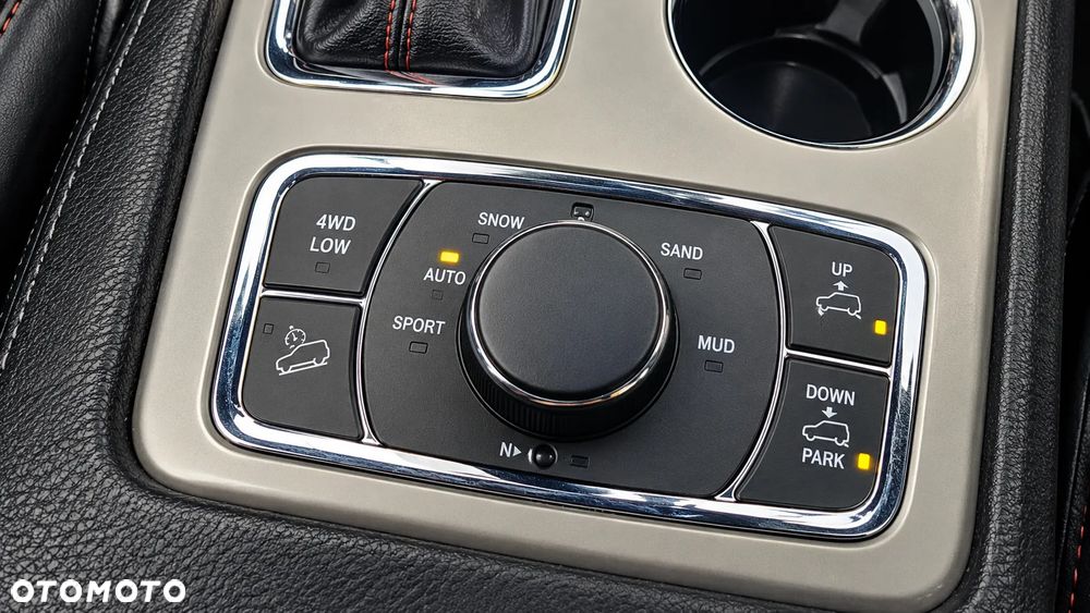 Jeep Grand Cherokee - 17