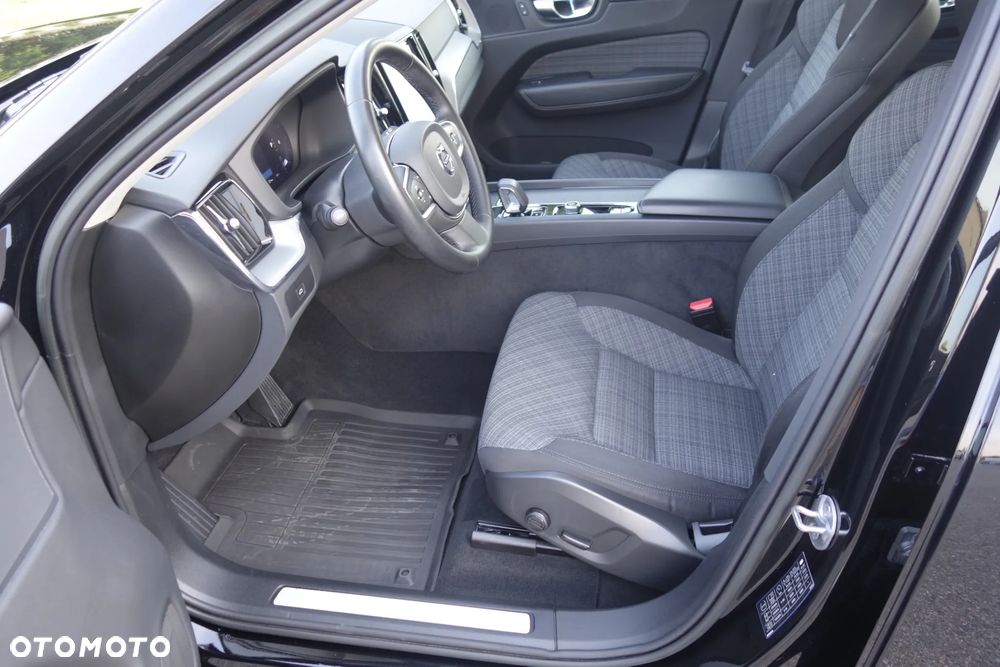 Volvo XC 60 B4 D Core - 17