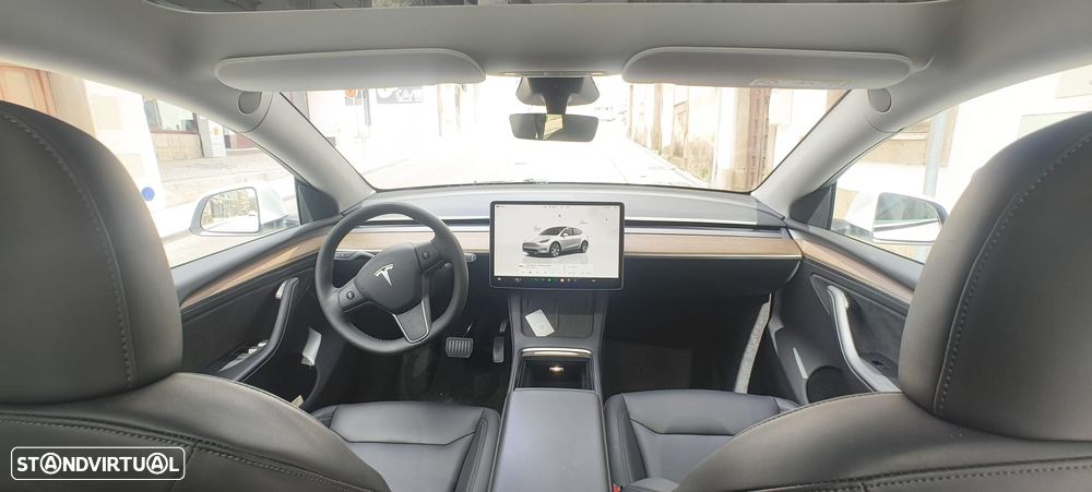 Tesla Model Y RWD - 11