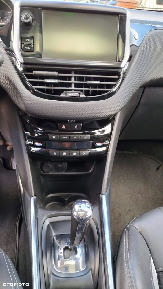 Peugeot 2008 - 10