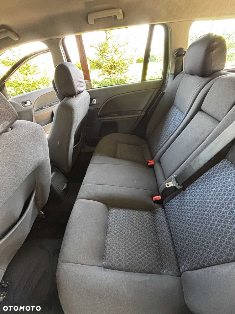 Ford Mondeo - 8