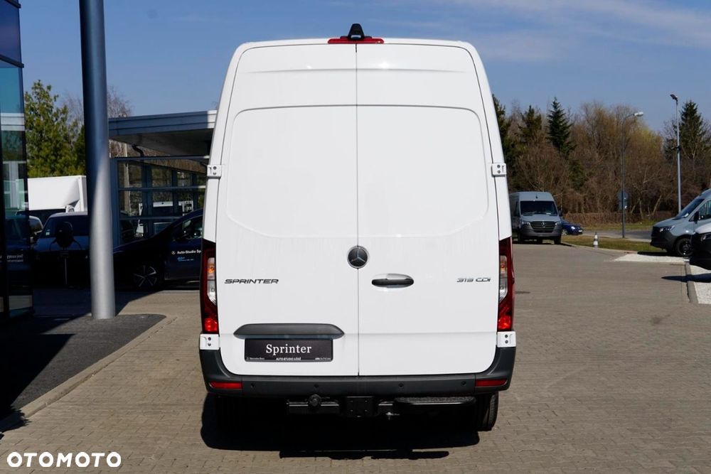 Mercedes-Benz Sprinter - 6