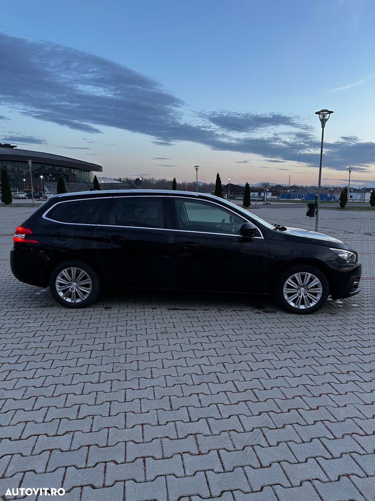 Peugeot 308 SW 1.2 L PureTech Turbo Allure - 3