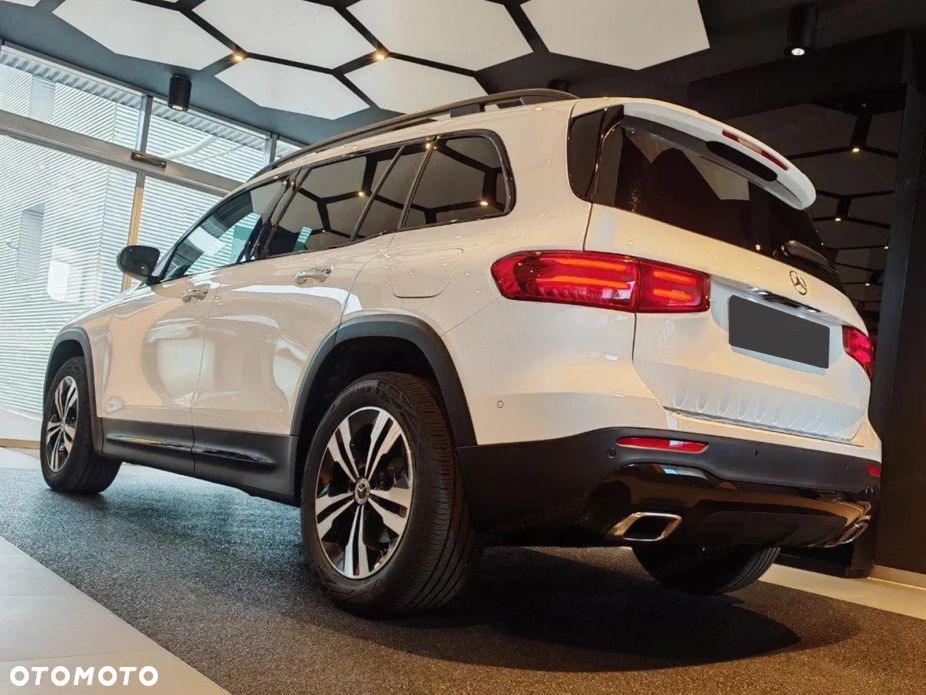 Mercedes-Benz GLB - 4