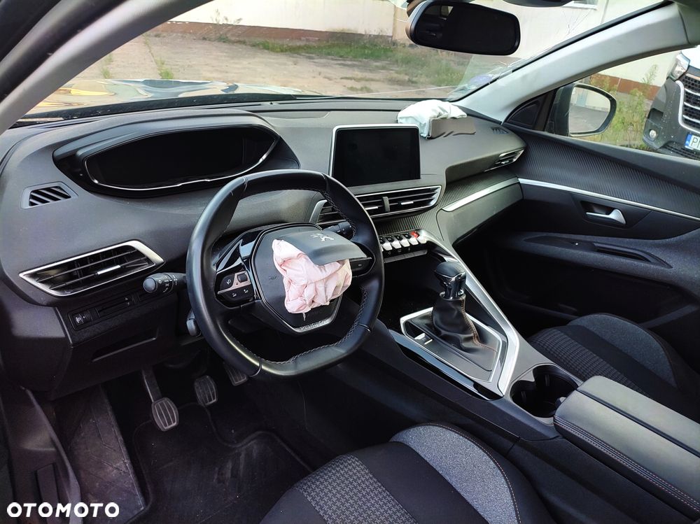 Peugeot 3008 1.2 PureTech Active S&S - 10