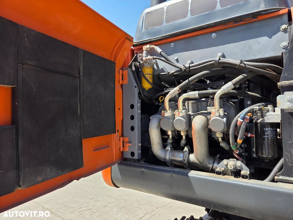 Hitachi ZX210-6, latime 2,5m, cupa NOUA 1,3mc, 22tone, Adanc sapare 7m, consum mediu 9l/h, 3 pompe Hitachi, produs in Japonia, lant 80% ok -200h deplasare, ridica 13t, inst picon, camera spate, posibilitate leasing, STARE FOARTE BUNA -PROMOTIE 79.900Eur+Tva - 32