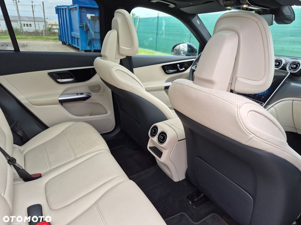 Mercedes-Benz GLC - 38