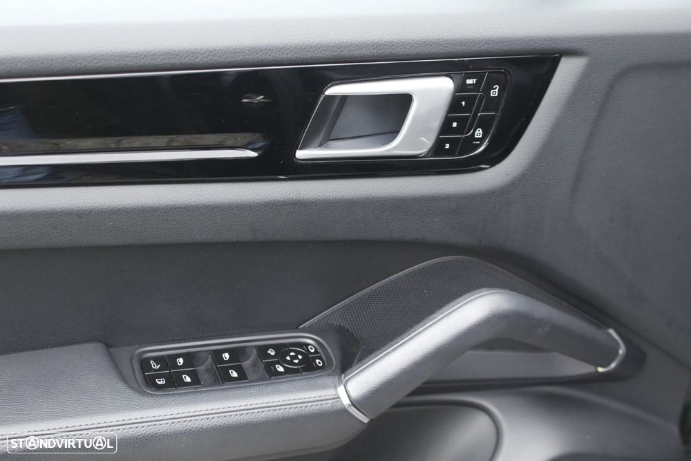 Porsche Cayenne E-Hybrid - 14