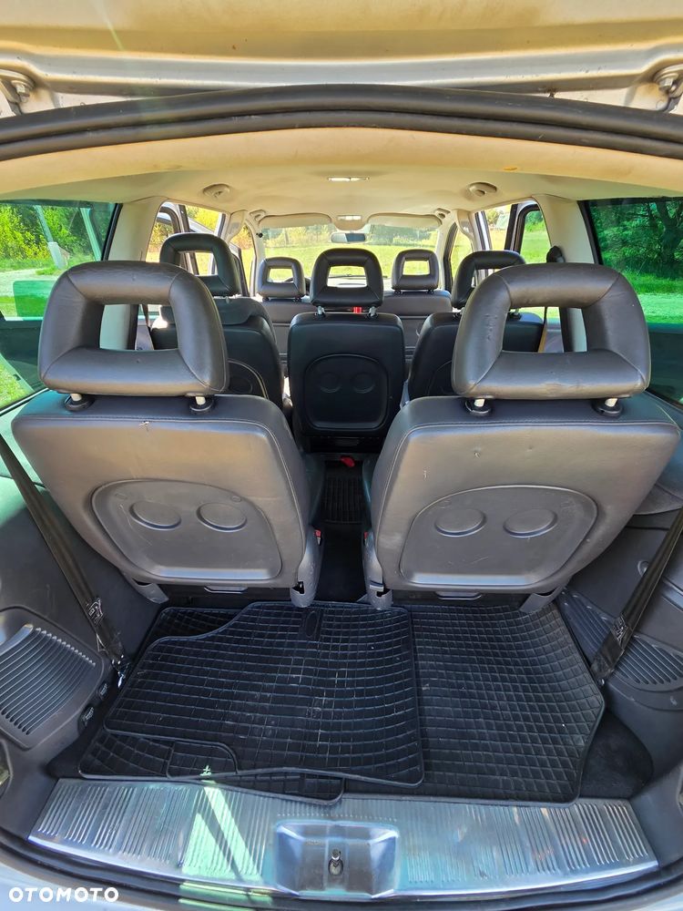 Volkswagen Sharan 1.9 TDI Family - 12