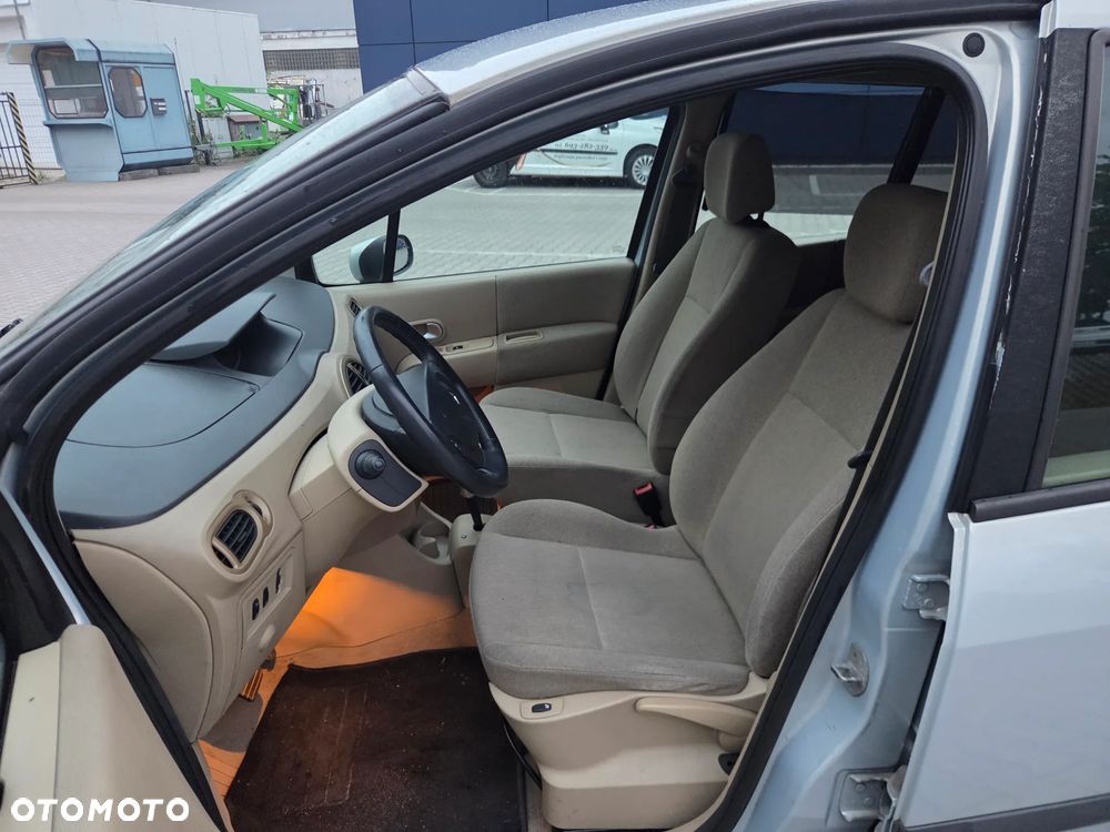 Renault Modus - 25