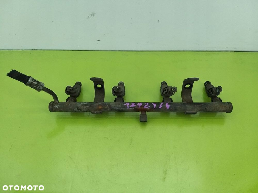 Listwa wtryskiwaczy Chrysler Voyager III 2,4B 16V 95-00 R 04669938 - 1