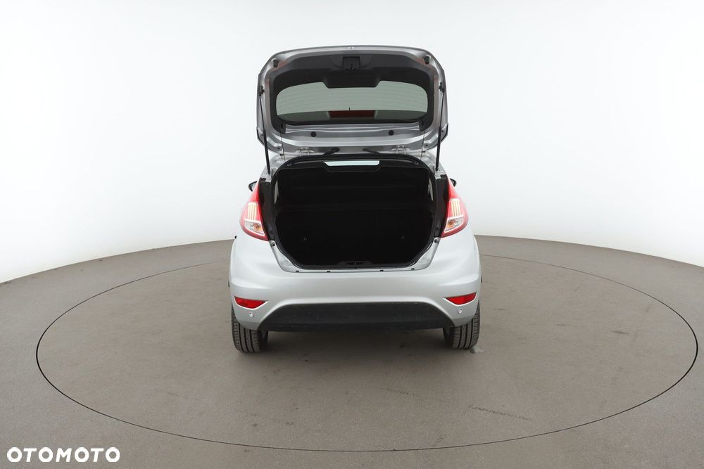 Ford Fiesta - 24