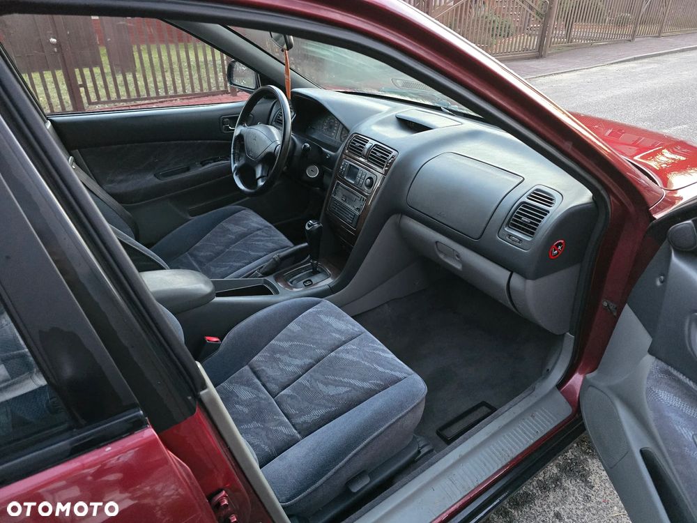 Mitsubishi Galant - 9