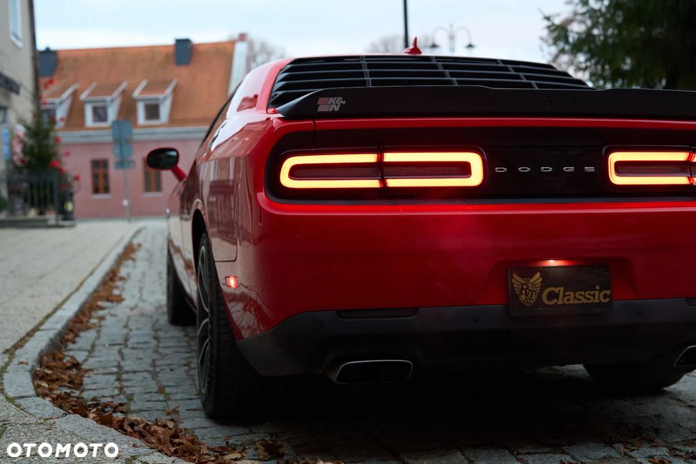 Dodge Challenger - 4