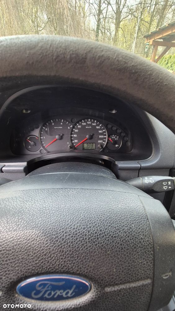 Ford Transit Connect - 8