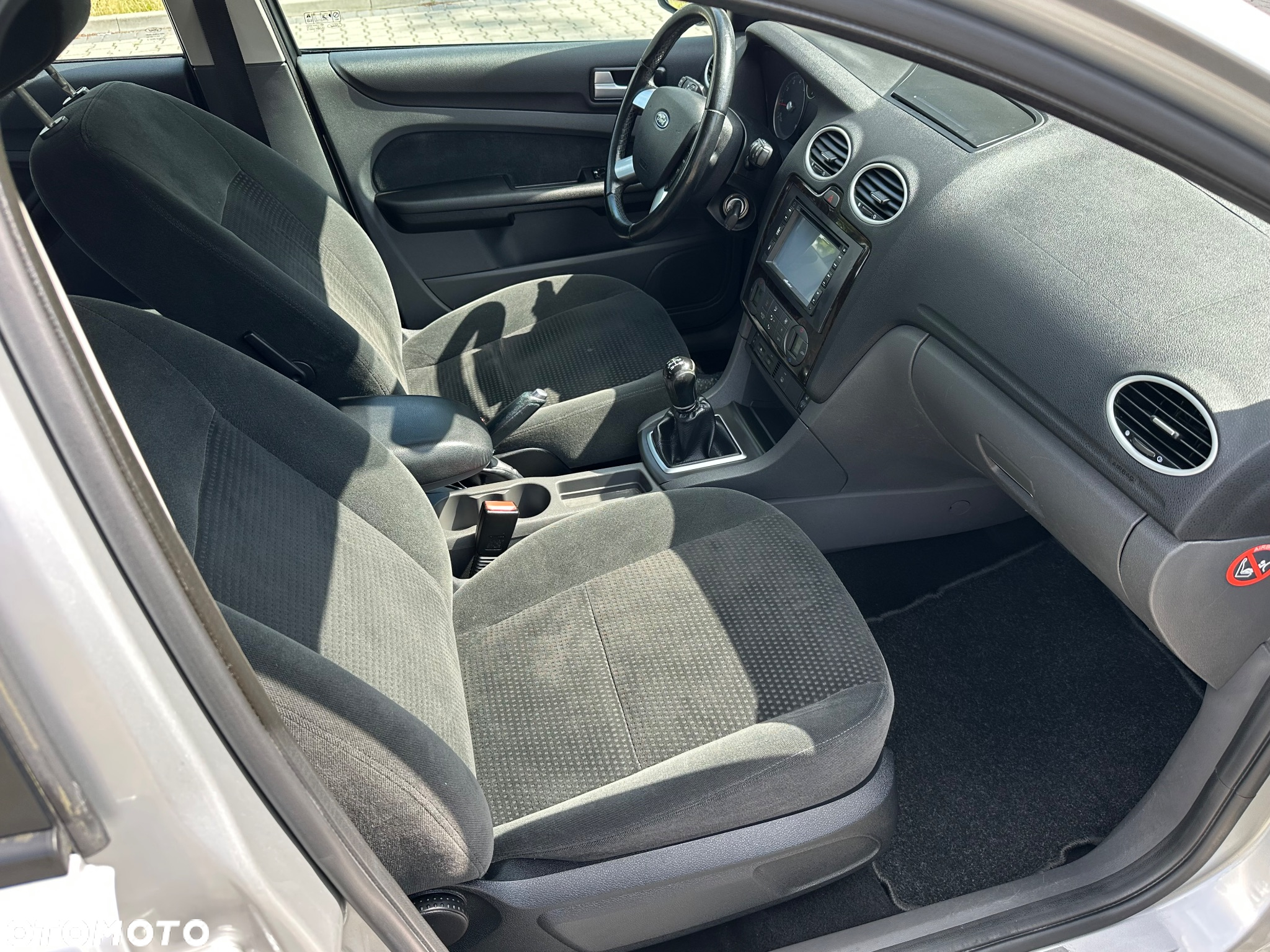 Ford Focus 1.6 16V Ghia - 10