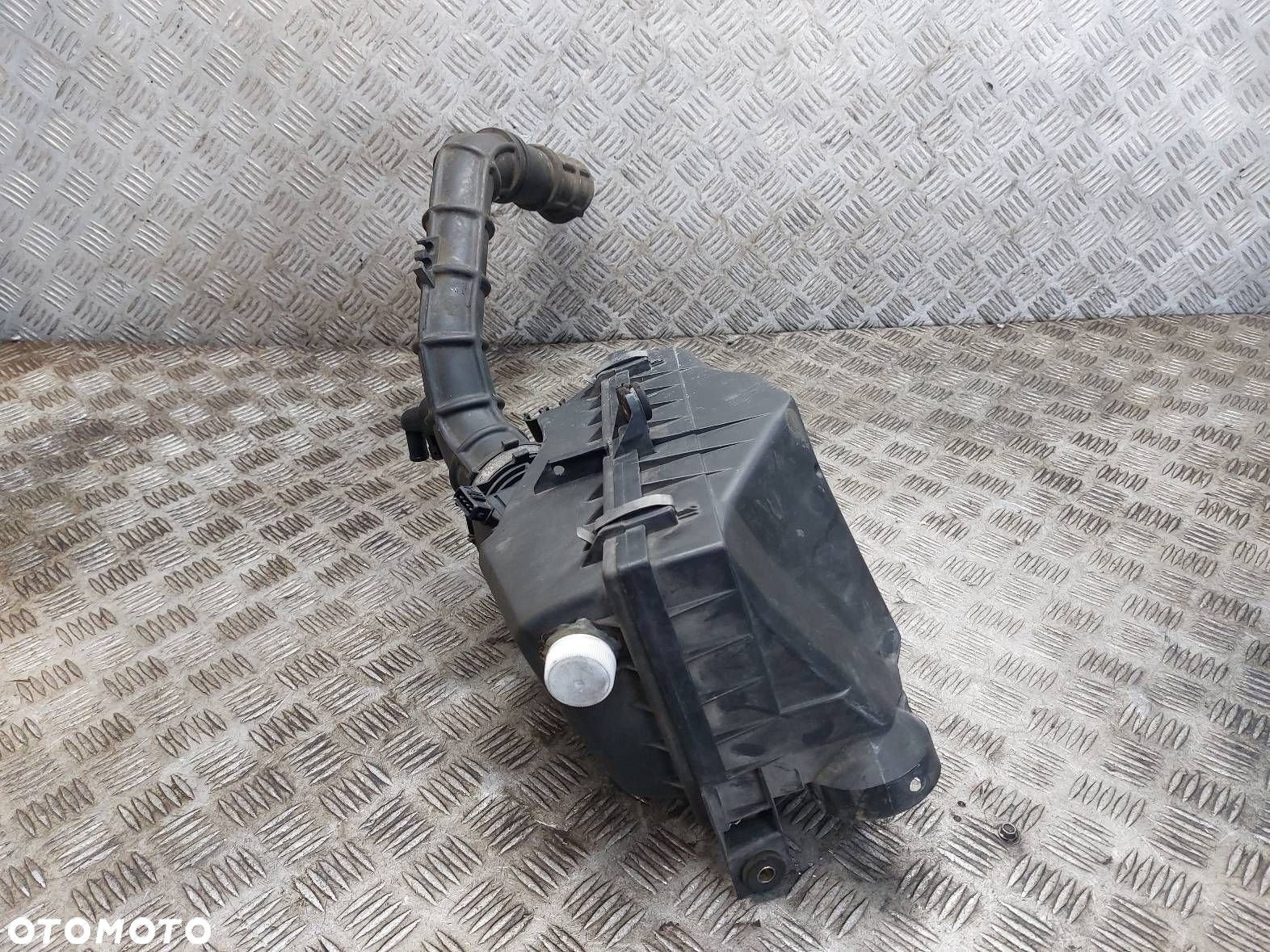 OBUDOWA PRZEPŁYWOMIERZ RURA DOLOT POWIETRZA VOLVO S40 V40 I 1.9 DI - 2