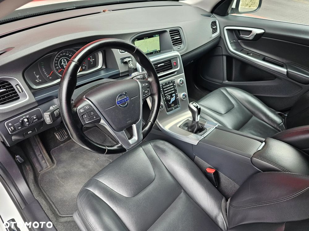 Volvo V60 D2 Drive-E Momentum - 8