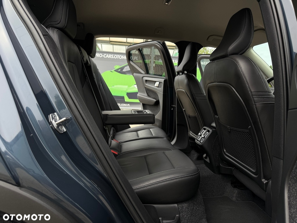 Volvo XC 40 T3 Momentum Pro - 35