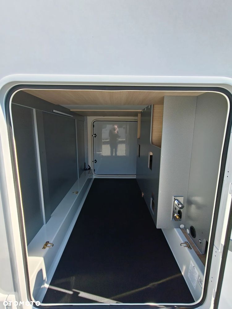 Rapido 666F  OD RĘKI - EKSKLUZYWNY KAMPER BOGATO WYPOSAŻONY - 18