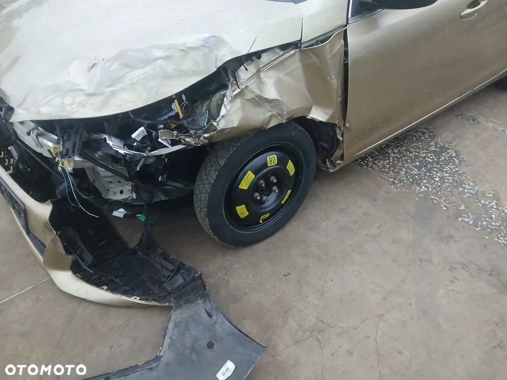 Peugeot 308 1.2 PureTech Allure S&S EAT6 - 4