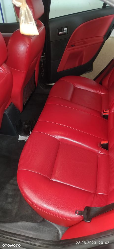 Ford Mondeo V6 ST 220 - 12