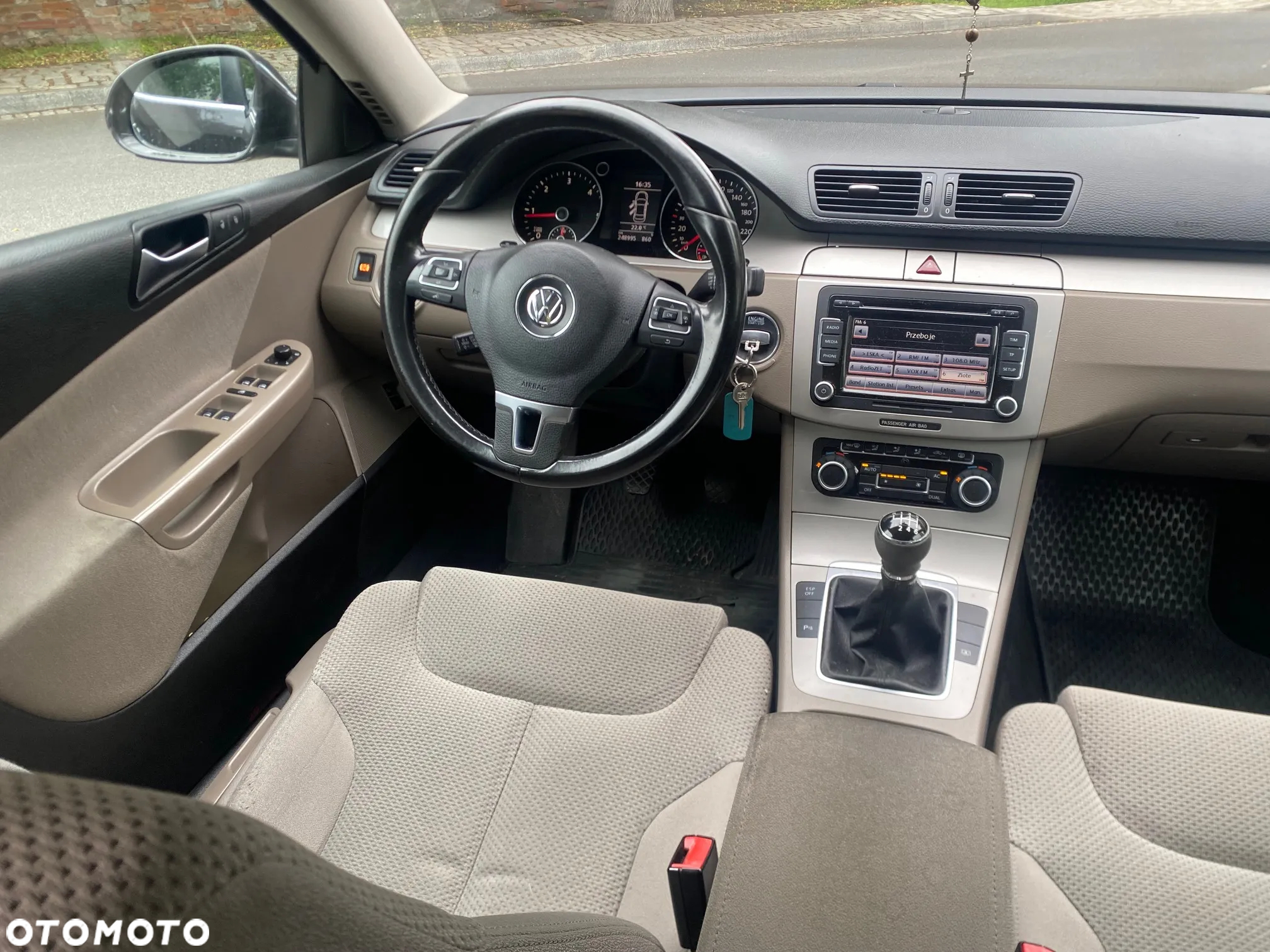 Volkswagen Passat 2.0 TDI Comfortline R-Style - 13