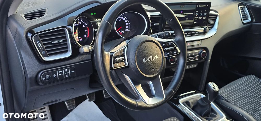 Kia Ceed 1.5 T-GDI Business Line - 12