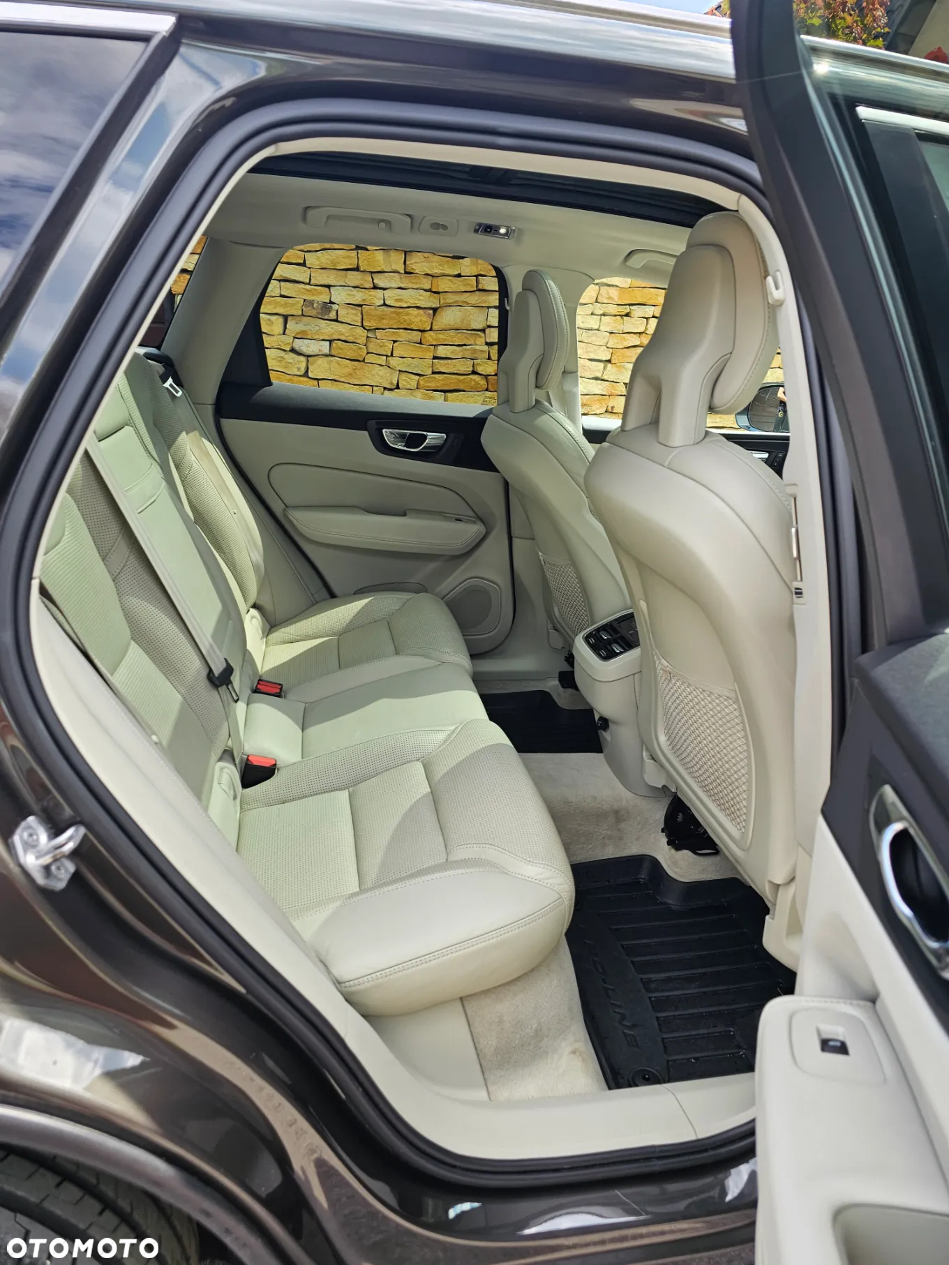 Volvo XC 60 D5 AWD Inscription - 24