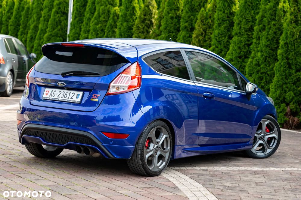 Ford Fiesta 1.6 EcoBoost mit Leder-Sport-Paket ST - 4