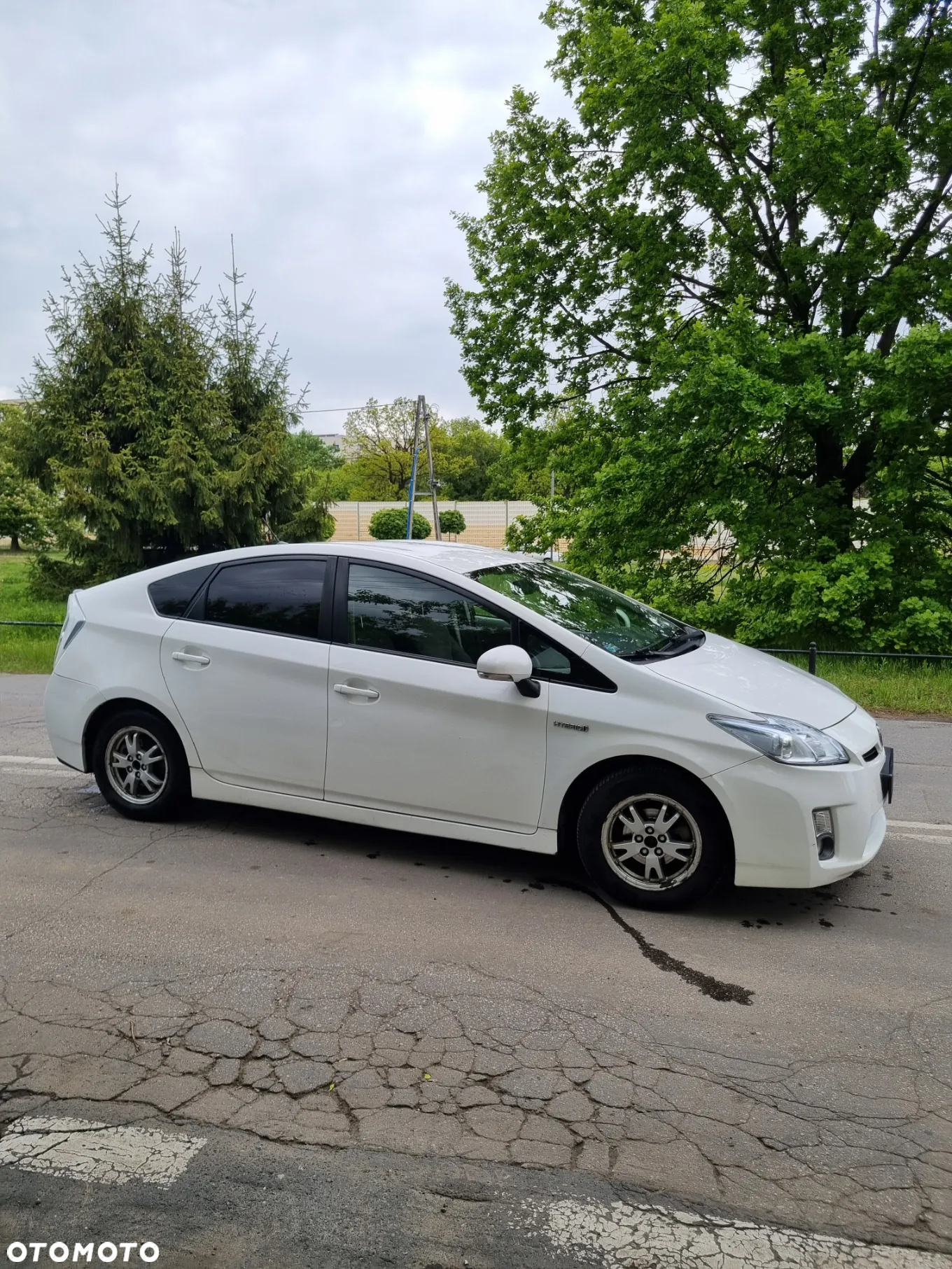Toyota Prius (Hybrid) - 4