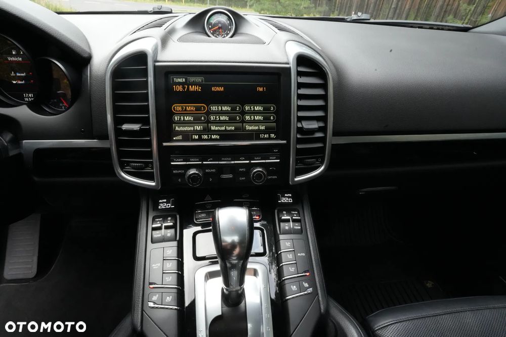 Porsche Cayenne - 11