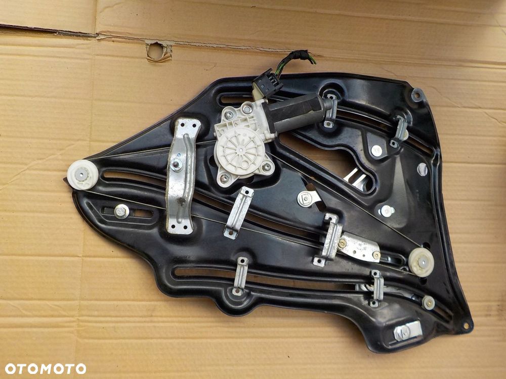 podnośnik szyby prawy tył mercedes clk w209 A2096700203 - 1