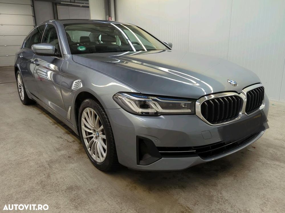 BMW Seria 5 520i Aut. - 2