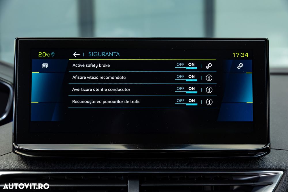 Peugeot 3008 PHEV EAT8 4X4 GT Pack - 32