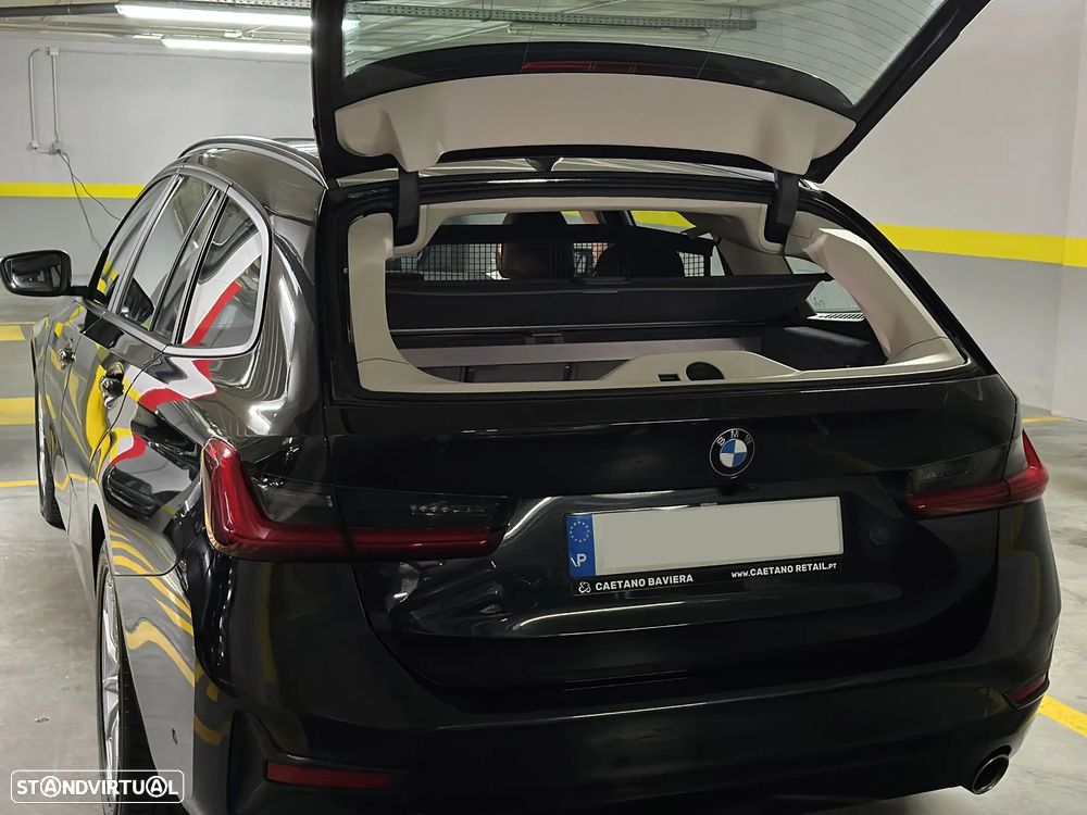 BMW 320 d Touring Auto - 31