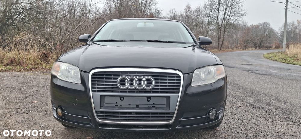 Audi A4 Limousine - 4